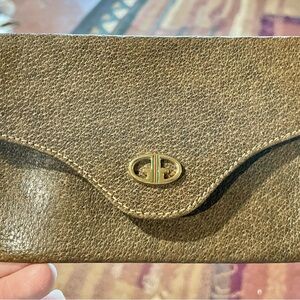 Vintage Gucci Elegant Brown Leather Clutch for your Cash
